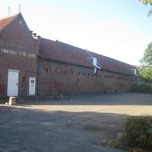La ferme Dupire vue de la rue Decugis