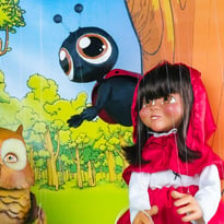Petit Jean et le Chaperon Rouge - spectacle de marionnettes à fils pour enfants et familles