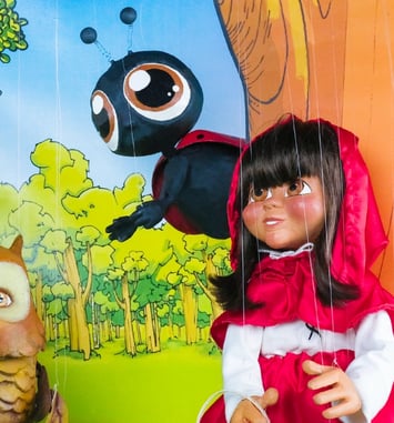 Petit Jean et le Chaperon Rouge - spectacle de marionnettes à fils pour enfants et familles