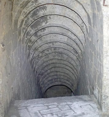 Visite guidée des caves médiévales du Mont de Piété de Valenciennes