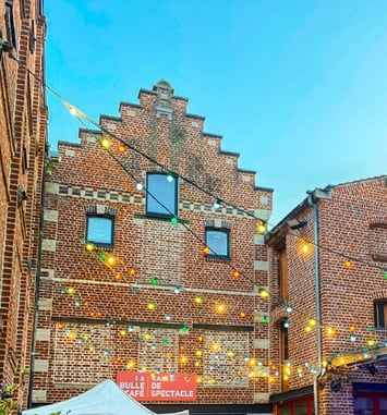 L'histoire de la maison Folie Moulins, regards de Femmes