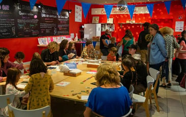 Atelier d'arts graphiques : Attrape-soleil coloré