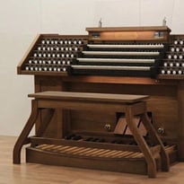 Visite guidée du nouvel orgue numérique de l'église Saint-Amand par l'association des Amis des orgues