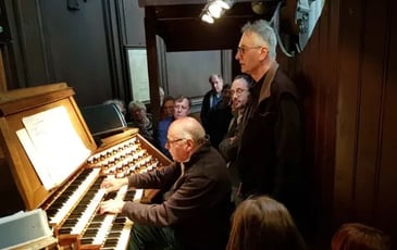 Visites et démonstrations des orgues de la collégiale Saint-Pierre, mini conférences, exposition