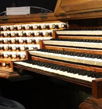 Orgue de la collégiale St Pierre