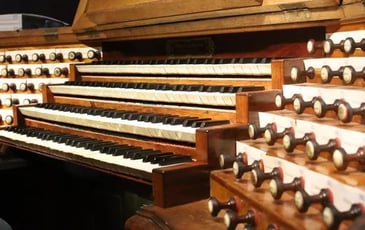Orgue de la collégiale St Pierre
