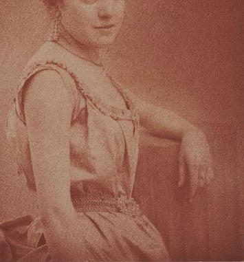 Visite guidée de l'exposition « De la peinture à la photographie : Regards sur les femmes »