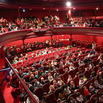 Visite guidée du théâtre municipal Raymond Devos et de ses coulisses