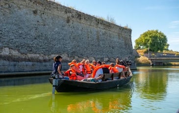 Balade guidée en bateau à passagers autour des fortifications