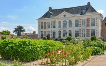 Visite guidée de la Villa Gabrielle et de ses jardins de style monastique