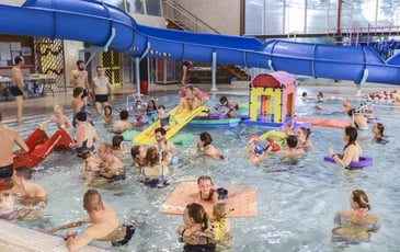 Bain de mots à la piscine du Triolo