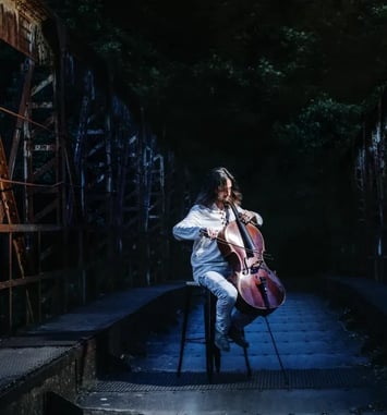 Spectacle musical de Timothée Couteau au Mémorial Ascq 1944, Musique pour violoncelles seuls