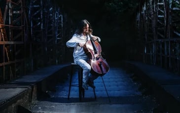 Spectacle musical de Timothée Couteau au Mémorial Ascq 1944, Musique pour violoncelles seuls