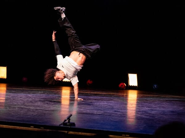 Joga Bonito - Le Block · Centre Chorégraphique National de Rillieux-la-Pape (CCNR)