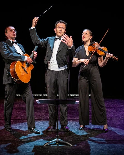 Trois, Quatre 2 - Eh bien, dansons maintenant ! Un spectacle musical écrit par Jean-Christophe Cheneval