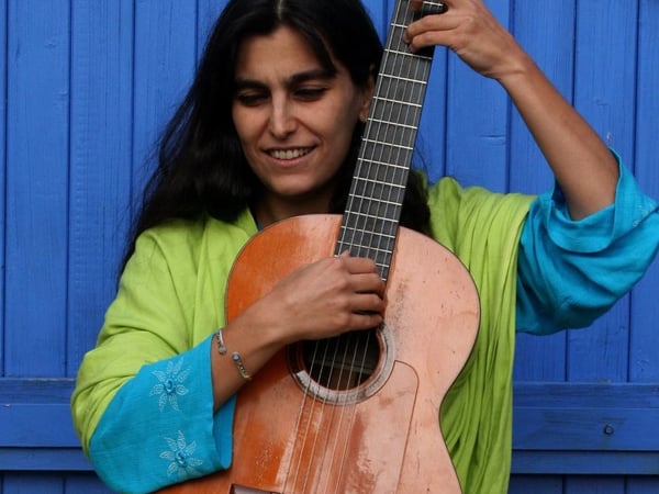 Lilith Guegamian - Guitare Solo / Musique du monde