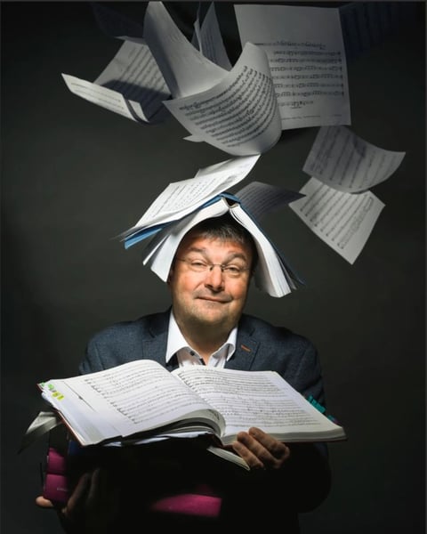 Julien Joubert, tout le monde écrit des chansons - Théâtre musical