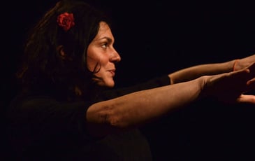 Élodie Mora, Barbe Blues