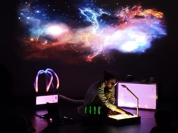 Live entre les livres : le planétarium
